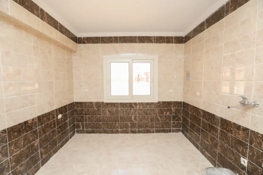 فيلا للبيع 205م الساحل الشمالى (قريه روزانا - خطوات من البحر)