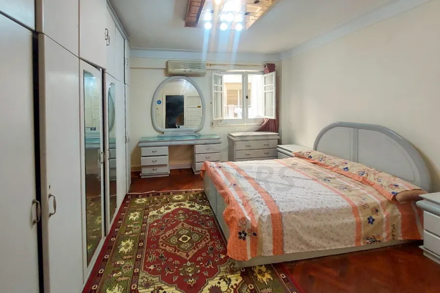 شقة للايجار المفروش 180 م كفر عبده (بالقرب من جنينه اللنبي)