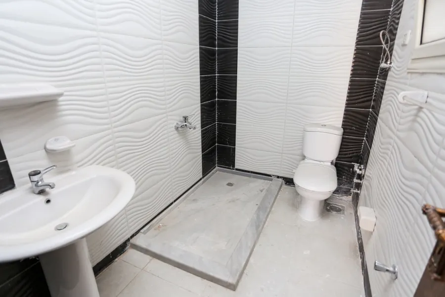 Apartment for sale 375m Victoria (Tram Station)