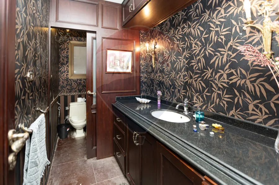 شقة للبيع 197 م سموحه ( امام كوبرى كليوباترا )