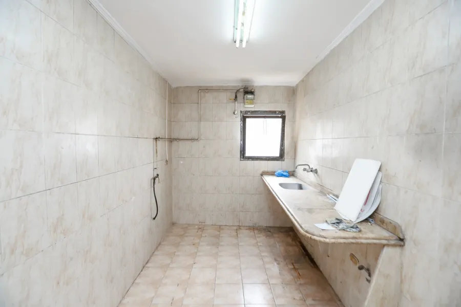 شقة للايجار 200م زيزنيا (ش أبو قير الرئيسي)