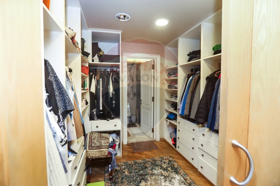 شقة للبيع 370 م كفر عبده (ش سكينة بنت الحسين)