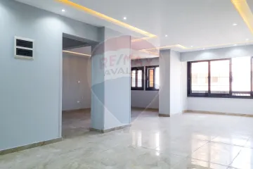 شقة للايجار 200 م الاقبال (علي الترام مباشرة)