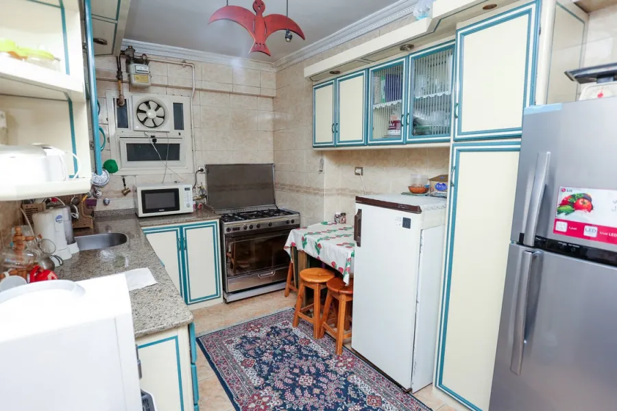 شقة للبيع 142م صافى سيدي جابر ( على الترام مباشرة )