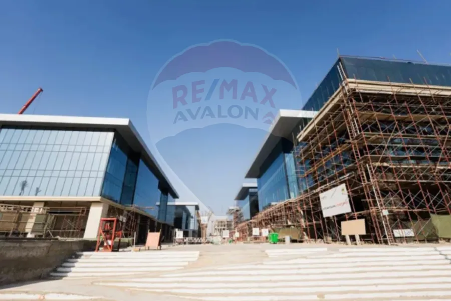 مقر إداري للبيع 46 م (Golden gate - التجمع الخامس)