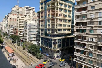 شقة للبيع 205 م رشدي (علي الترام مباشرة)