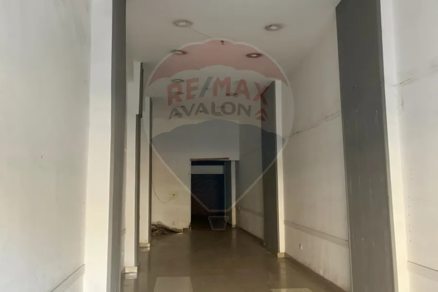 محل للايجار 87 م محرم بك (ش قناة السويس الرئيسي)