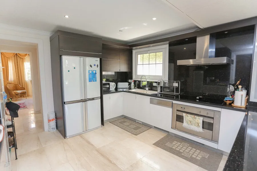 فيلا مستقلة للبيع 627 م بكينج مريوط  (بكومباوند العروبة)