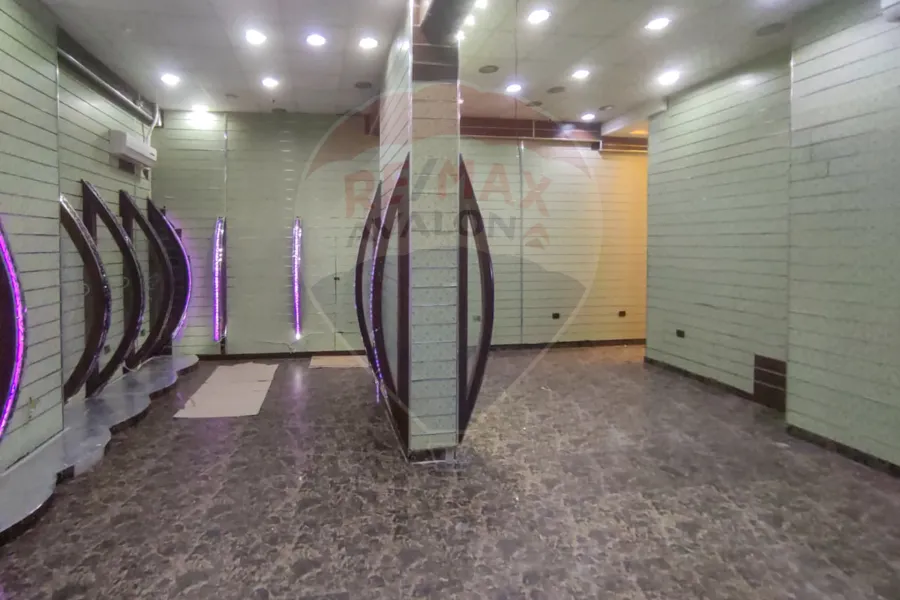 Shop for sale 100 m Janaklis (on the tram)