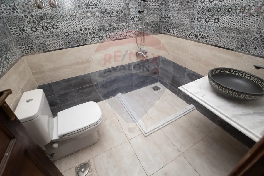 شقة للبيع 140 م لوران  (ش الاقبال)