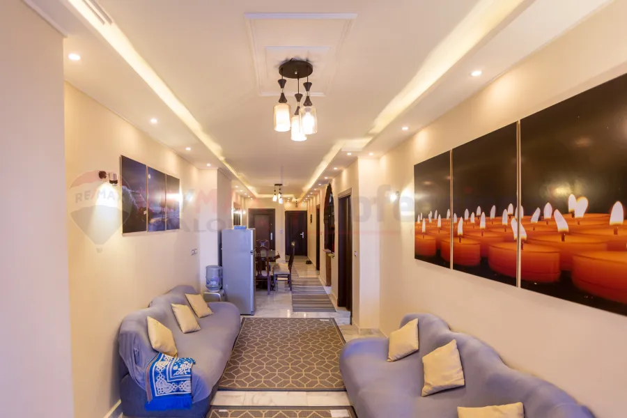 شقة ادارى للبيع  و تصلح سكنى 160 م المندره (على البحر مباشره)