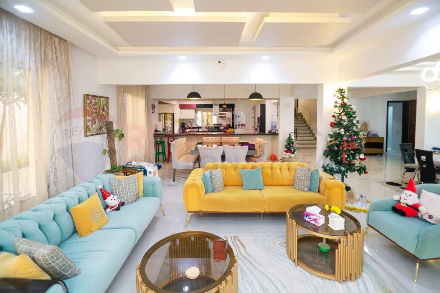 فيلا ستاند الون للبيع 1,100 م كينج مريوط ( خطوات من الهيلتون)