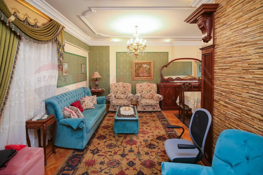 شقه للايجار المفروش 170 م رشدي (متفرع من ش ابوقير)