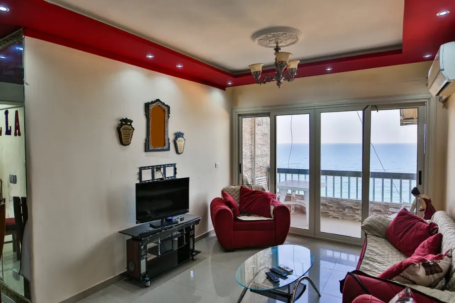 شقة للبيع 145م ستانلى (على البحر مباشرة)