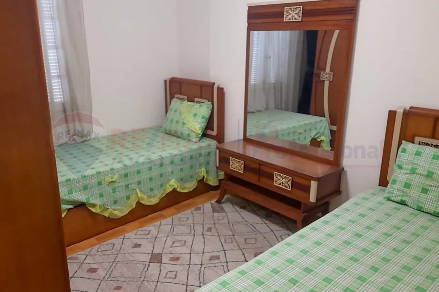 شقة للايجار المفروش 155 م سموحة (ش الصفا متفرع من ش آدمون فريمون)