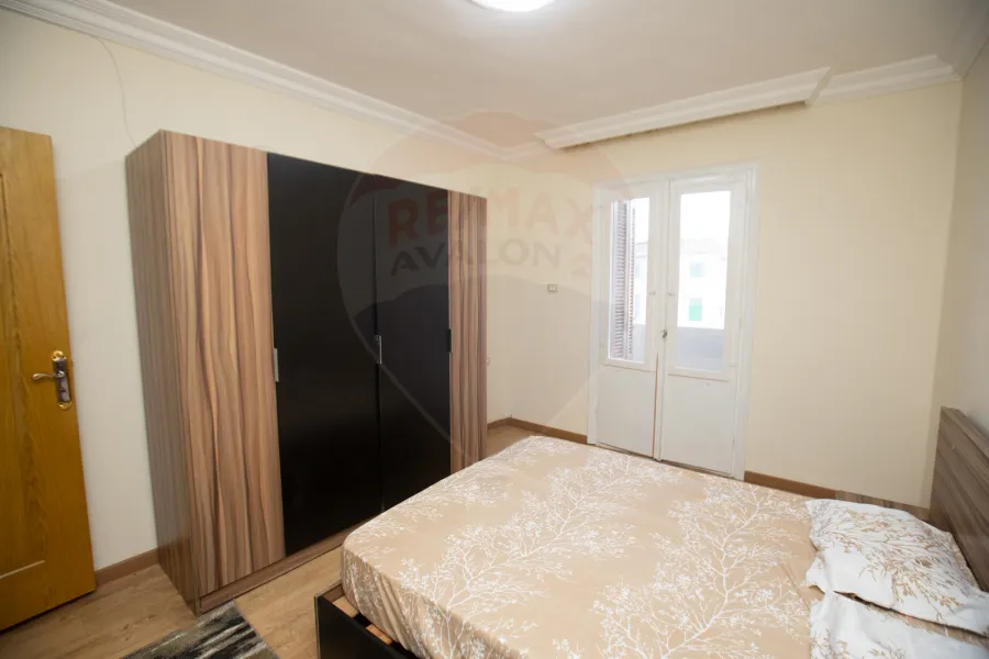 شقة للإيجار المفروش 110 م كامب شيزار(ش عمر لطفى)