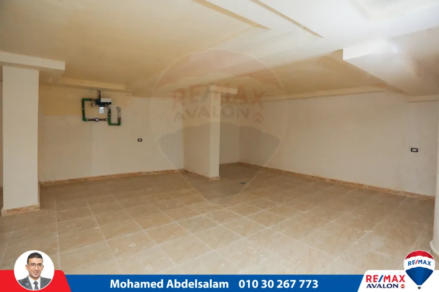 بدروم تجاري للبيع 300 م سيدي بشر (ش جمال عبد الناصر) -