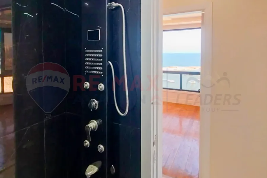 Apartment for rent 90 m in Miami (directly on the sea)
