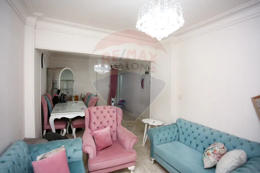 شقة للبيع 80 م جناكليس (ش عمر المختار)