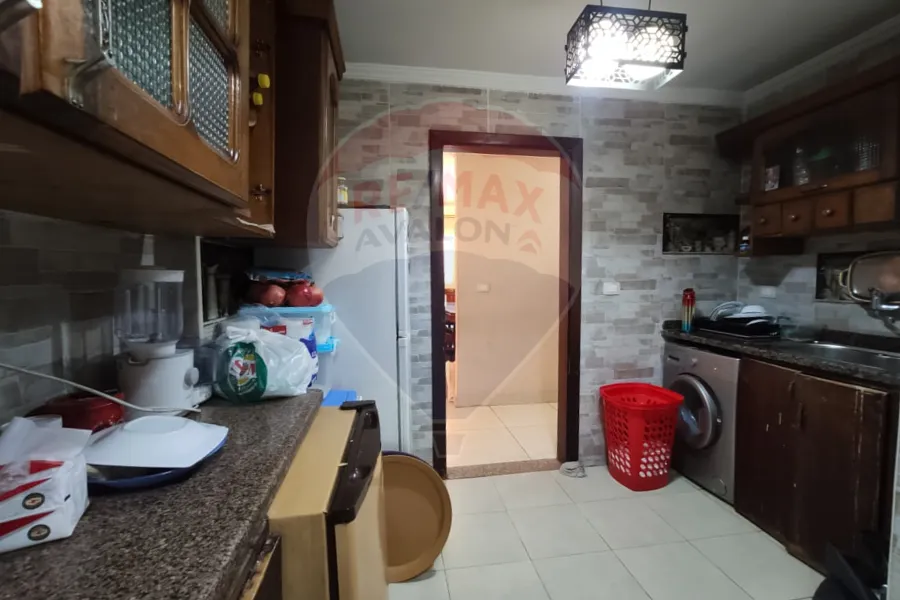 شقة للبيع 320 م سبورتنج (ش أحمد علام)