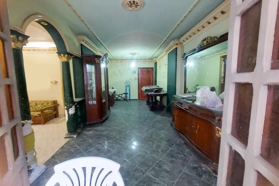 شقة للإيجار 130 م سيدى جابر  خطوات من شارع المشير