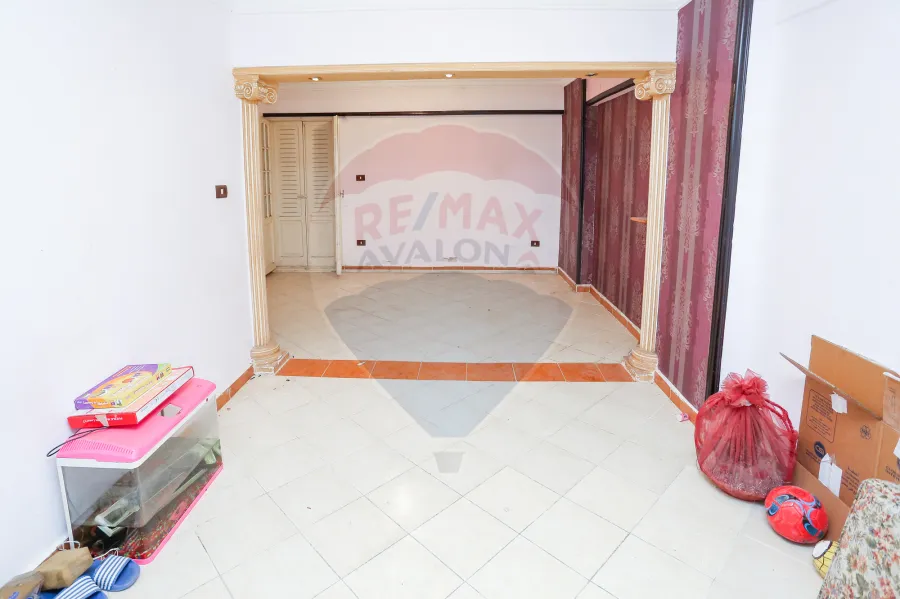 شقة للبيع 140 م السيوف ترام (خطوات من الترام )