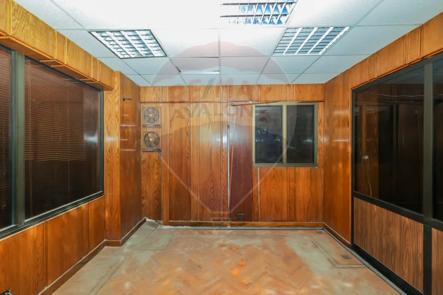 مقر إداري - تجاري للبيع 350 م سموحة (أمام مسجد حاتم)