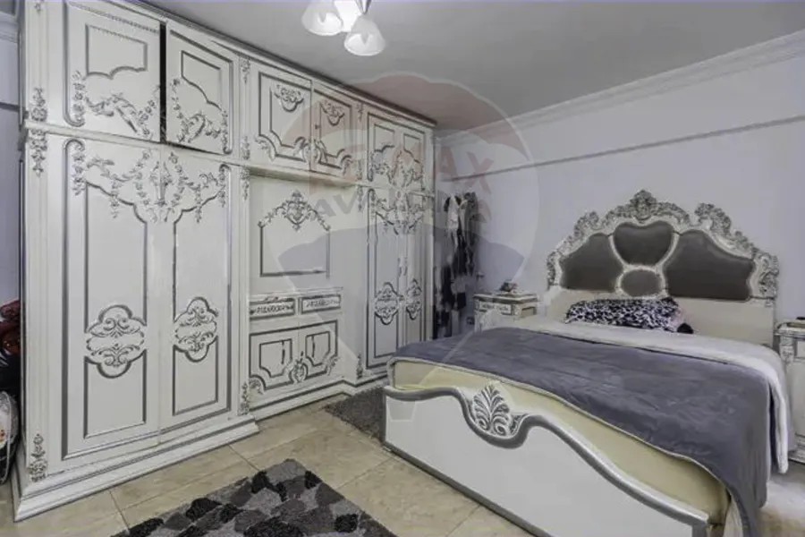 شقة للبيع 238 م سموحة (ش زكي رجب)