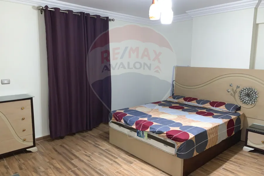 شقة للايجار المفروش 220 م سموحة (ش فوزي معاذ)