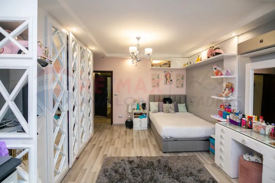 شقة للبيع 265 م زيزينيا (ش أبو قير)