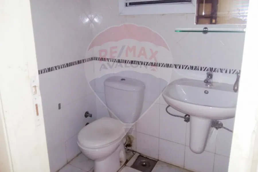 شقة للبيع 186 م سيدي بشر (ش العيسوي )