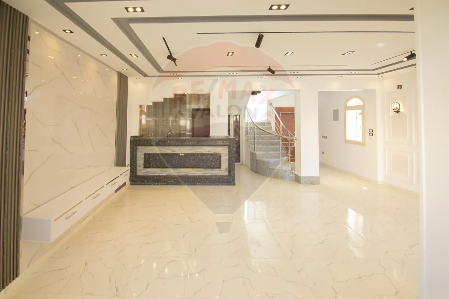 فيلا ستاندالون للبيع (بيرلا مارينا) - 255 م