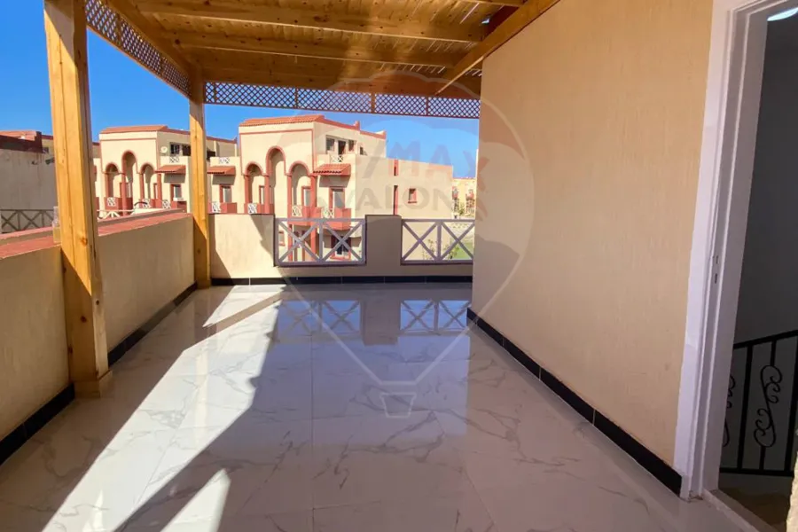 فيلا ستاند الون للبيع (بيرلا مارينا) 250 م