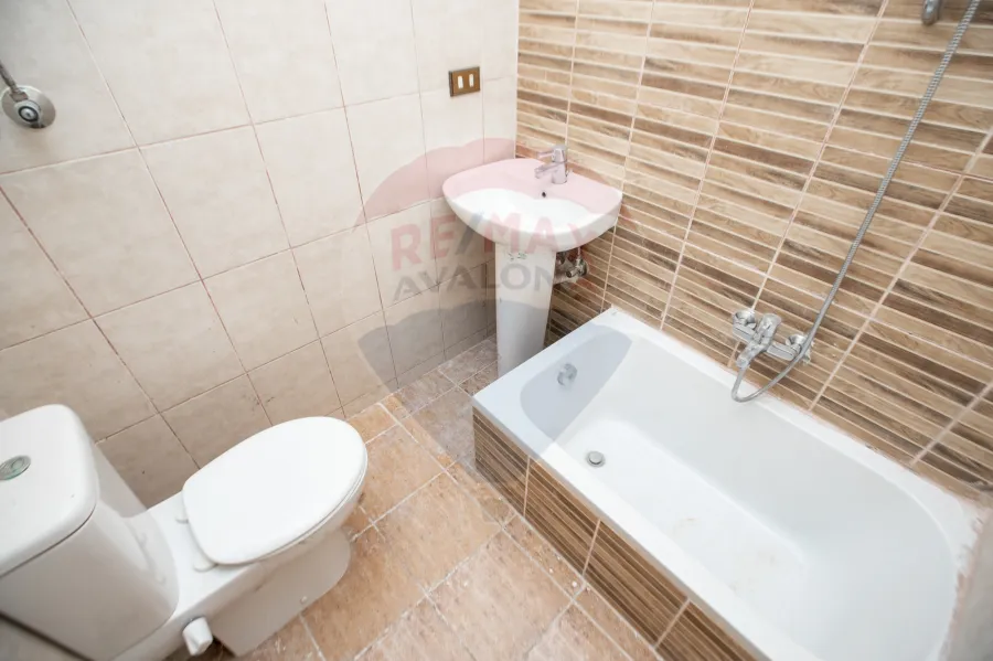 Apartment for rent 235 m Stanly (Directly on the sea )