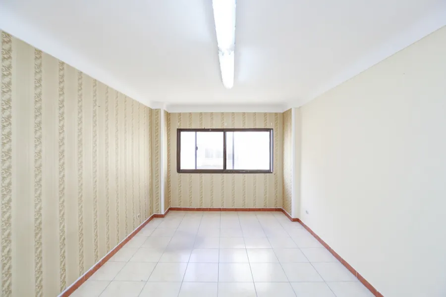 شقة للايجار 200م زيزنيا (ش أبو قير الرئيسي)