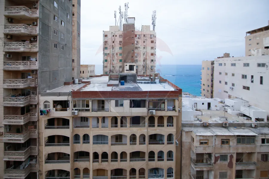 شقة دوبلكس للبيع 250 م سيدي بشر ( خطوات من ميدان محمد نجيب)