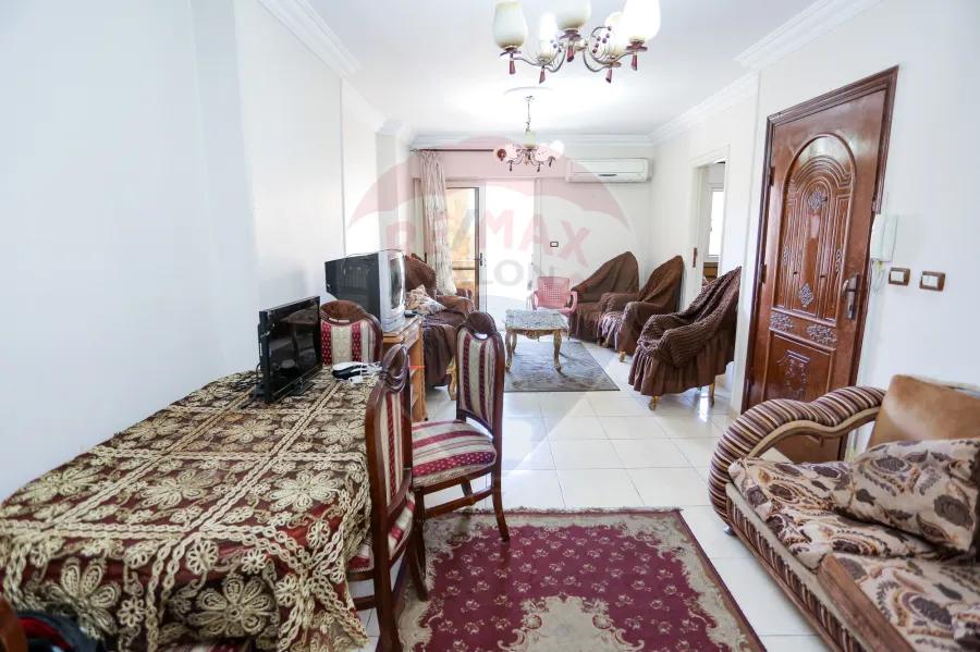 شقة للبيع 125 م كليوباترا ( ش مسجد العبيسى متفرع من شارع الدير )