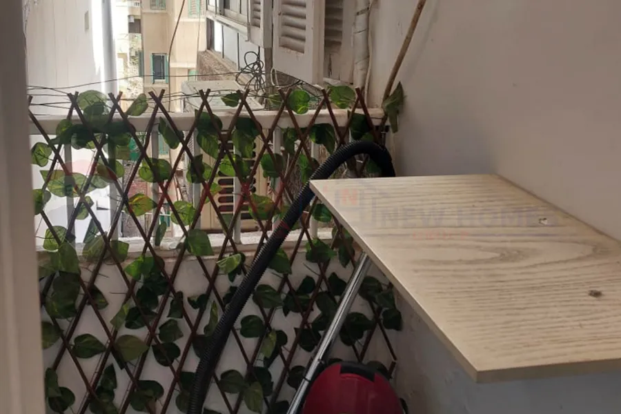 شقة للايجار المفروش 135 م لوران (ش ابو قير)