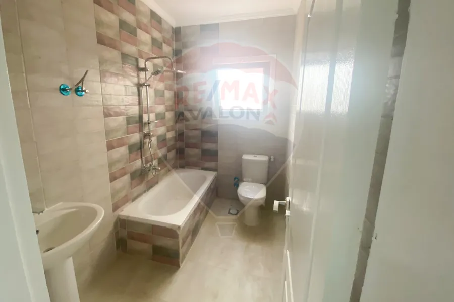 فيلا للبيع الساحل (مارسيليا بيتش 4)