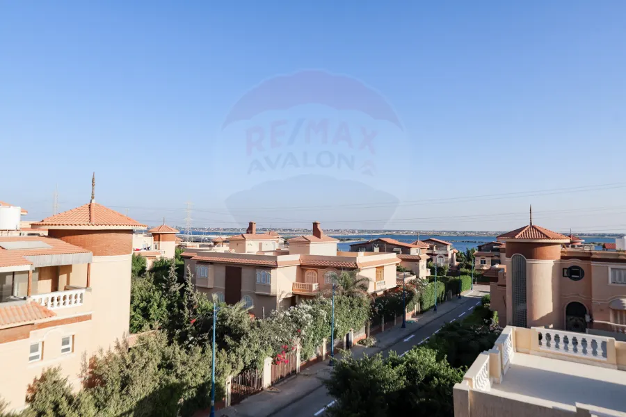 فيلا للبيع 1,113 م كينج ماريوط ( العروبه رويال )