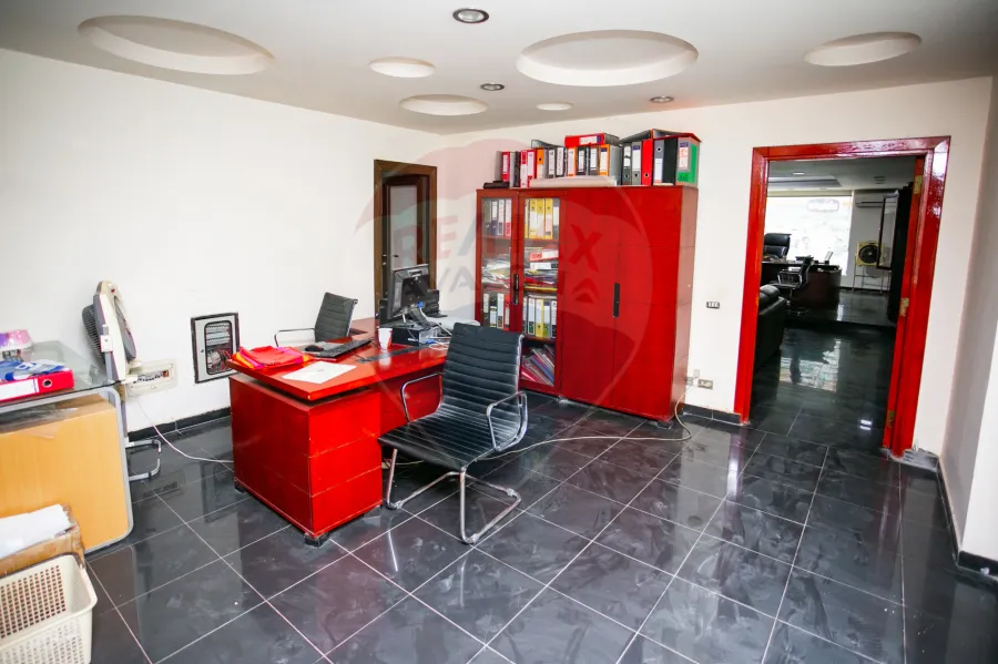 مقر إداري مرخص  للايجار 430 م  طريق مطار النزهة (أبراج الثغر)