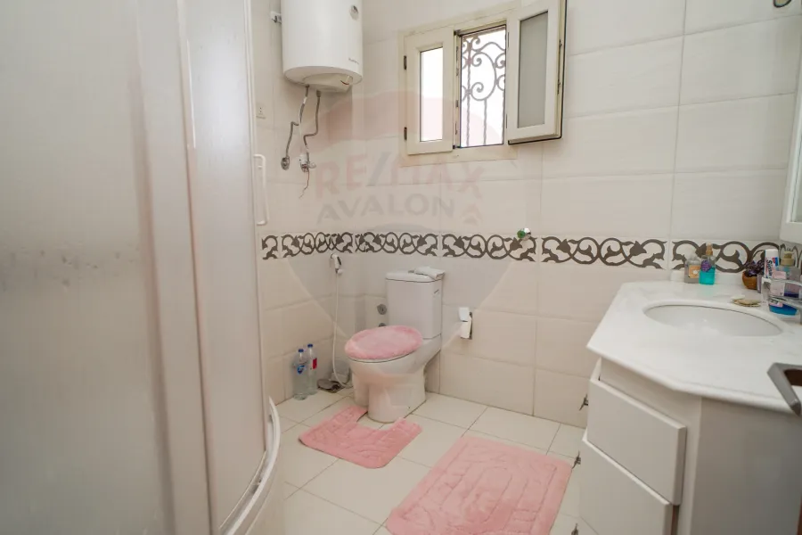 فيلا للبيع 4,200 م (فدان) كينج مريوط (بالقرب من واحة خطاب)