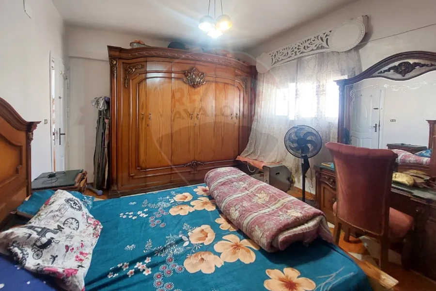 Furnished Apartment for Rent 100m Tharwat (directly on the sea)