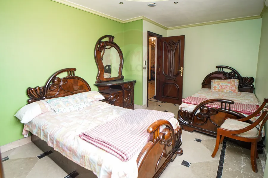 شقة للبيع 500 م لوران (ش شعراوي الرئيسي)