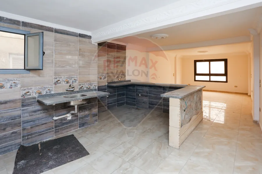 دوبلكس للإيجار  300 م سموحة (ش بهاء الدين الغتوري - خطوات من فوزي معاذ)