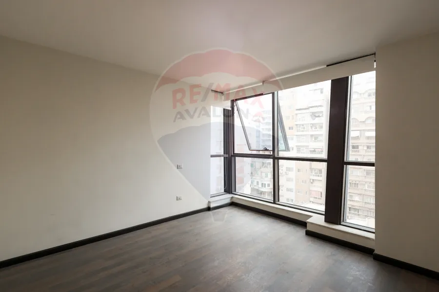 Apartment for sale 193 m Louran (directly on the tram - Brand Building)