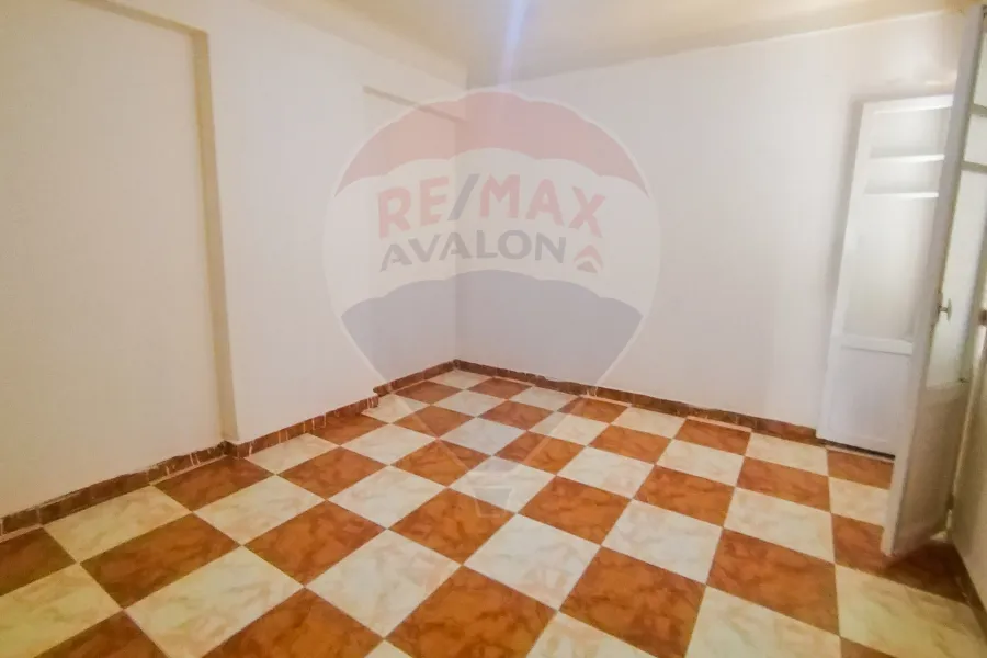 شقة للبيع 140 م سيدي بشر (خطوات من ش جمال عبد الناصر والعيسوي)