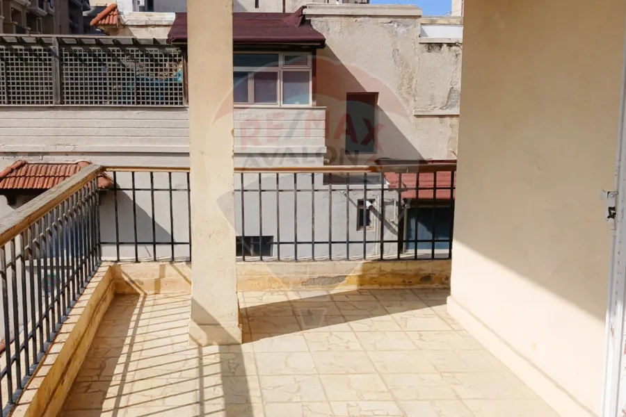 Villa for sale 553 m Kafr Abdo (Abdel Moneim Riad st.)