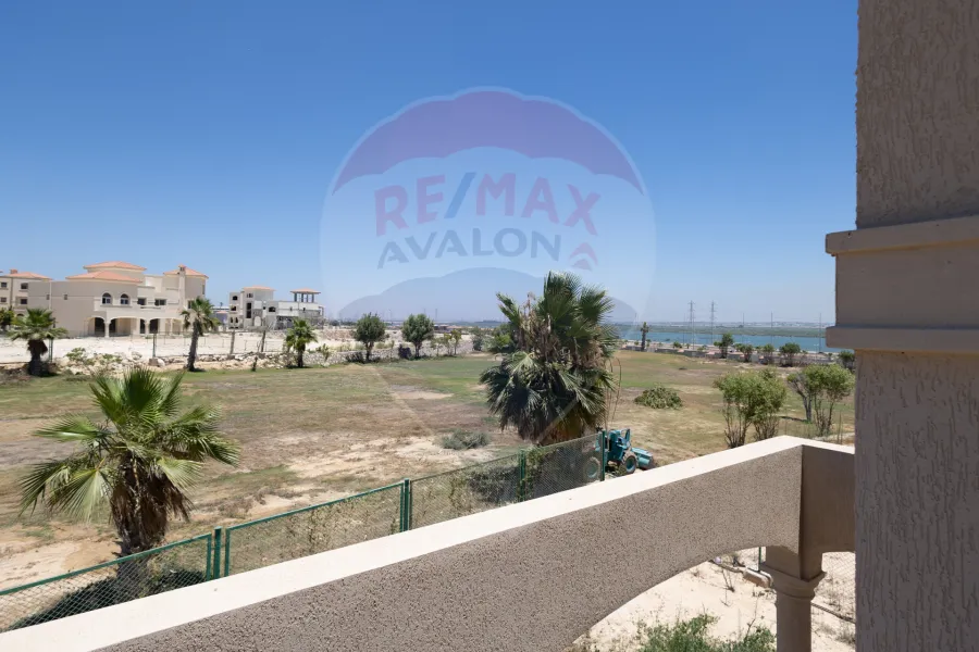 فيلا للبيع 1,016 م الكينج (اليكس ويست - مرحلة سانت كاترين V1)