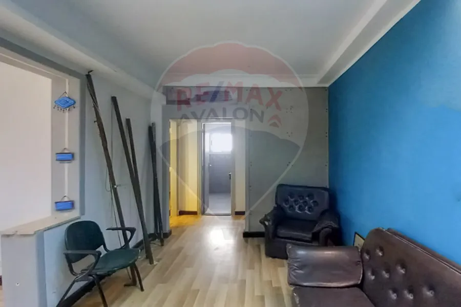 Building for sale 590 m Gleem (steps from the sea)